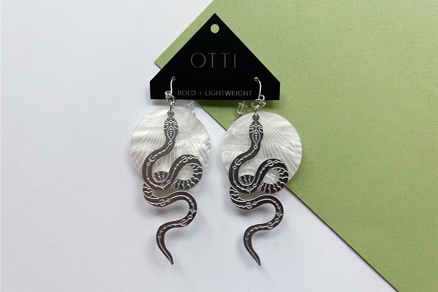 OTTI Snake earrings (Silver etched)